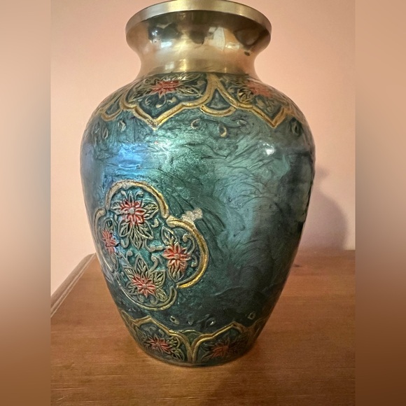 Green Floral Vase - Picture 3 of 7